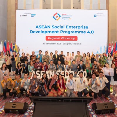 Large group photo of delegates and organisers at the ASEAN Social Enterprise Development Programme 4.0 (ASEAN SEDP 4.0) regional workshop.